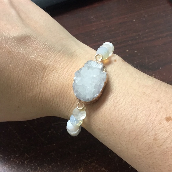 Bracelet with druzy stone 🆕 - Picture 1 of 3